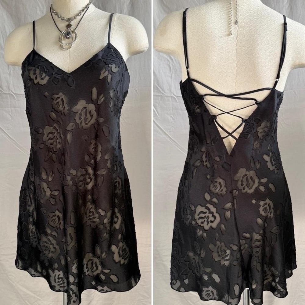 VTG Y2K Victoria's Secret Black sheer slip dress w/ crisscross back Sz Small
